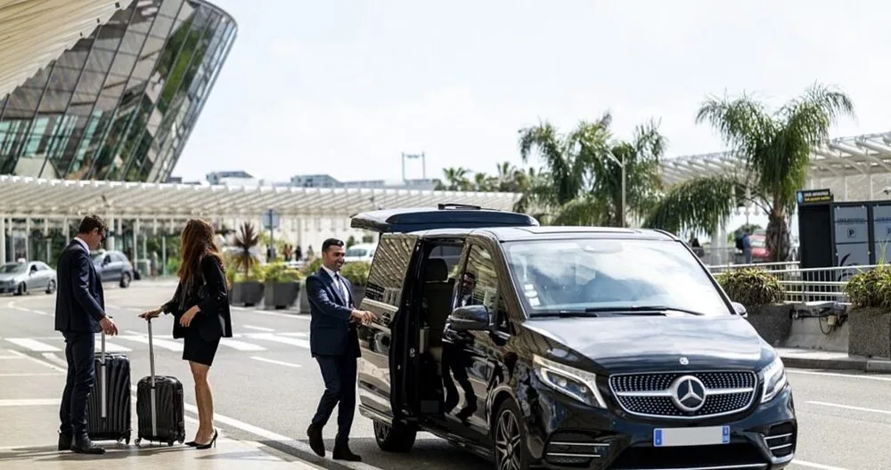 Ibiza club transfers &mdash; VIP nightlife taxi to Pacha, Amnesia and H&iuml;